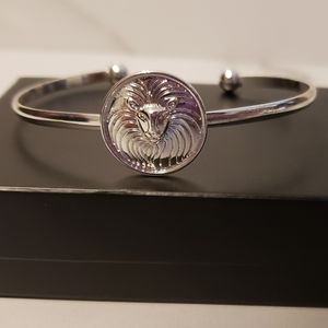 ⭐ ANY 3 JEWERLY FOR $40 ⭐ Leo Cuff